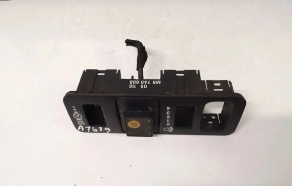 Mitsubishi Carisma Other interior part mr740608