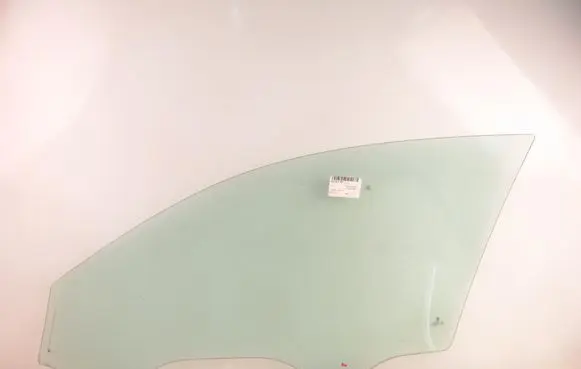 Volkswagen PASSAT B5.5 Front door window glass four-door