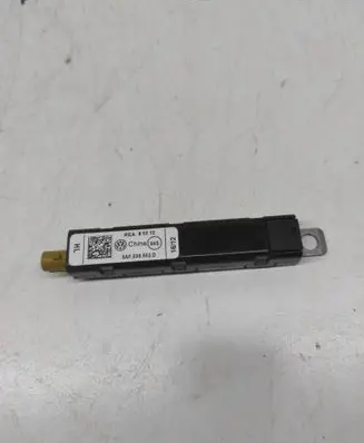 Volkswagen PASSAT B7 Aerial antenna amplifier REA85212 3AF035552D