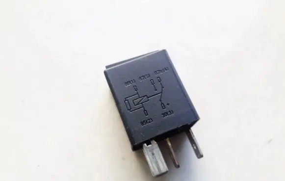 Skoda Octavia Mk2 (1Z) Other relay 8Z0951253