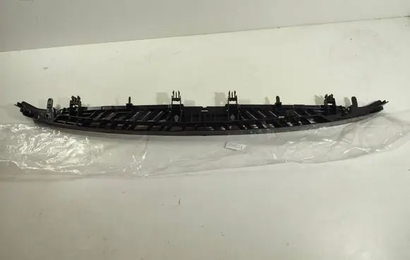 Front bumper mounting bracket