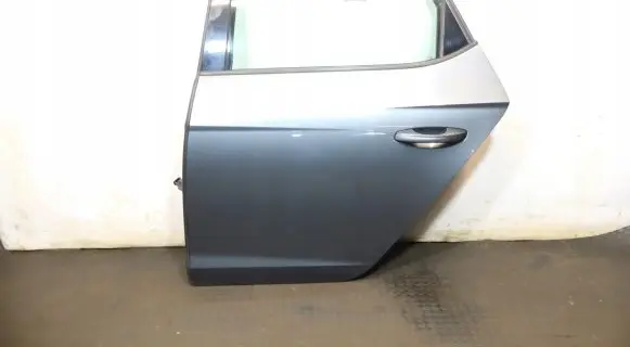 Seat Leon (5F) Rear door