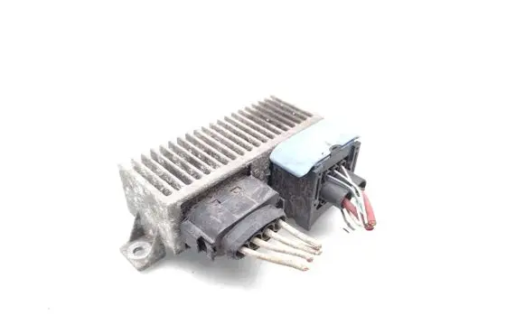 Opel Vivaro Glow plug pre-heat relay 8200558438