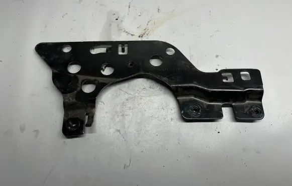 Ford Mustang VI Other engine bay part FR3B63016A
