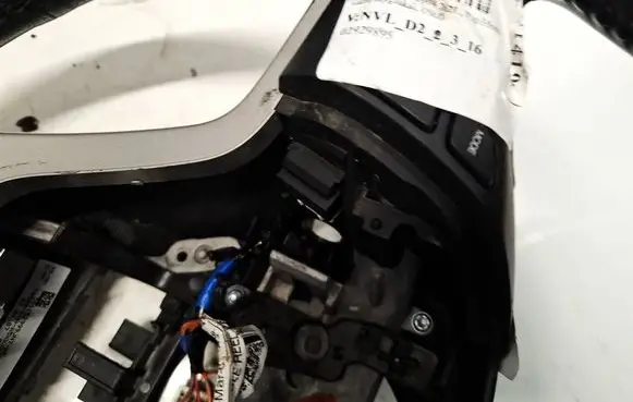 Honda CR-V Steering wheel buttons/switches