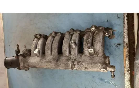 Hyundai Getz Intake manifold