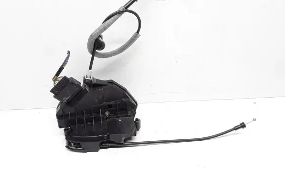 Volvo S60 Front door lock 31301738