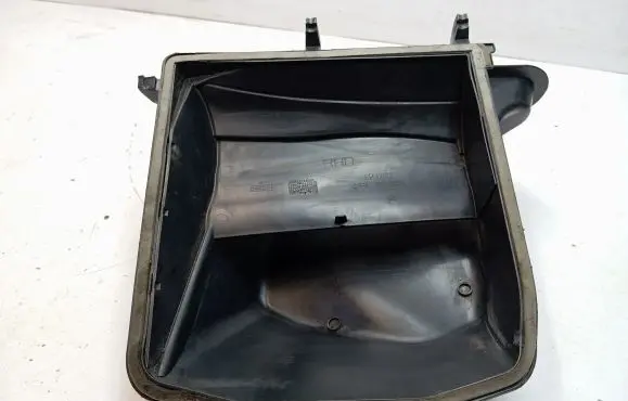 Mercedes-Benz GLS X166 Air filter box A1668300153