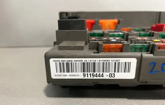 BMW 3 E92 E93 Fuse module 9119444 90409215 MS20071005