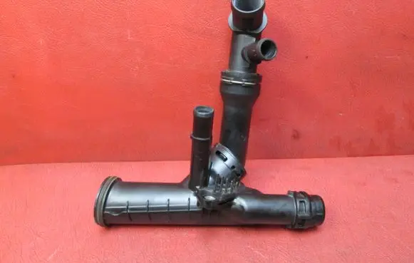 Audi Q5 SQ5 Engine coolant pipe/hose 04L121026R