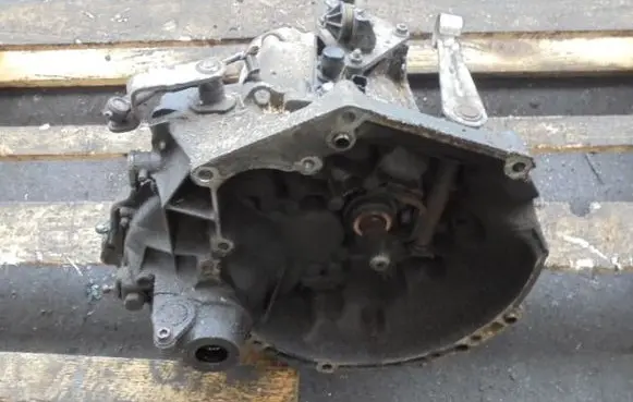 Peugeot 206 CC Manual 4 speed gearbox 20CP47