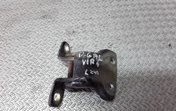 Mitsubishi L200 Rear door upper hinge