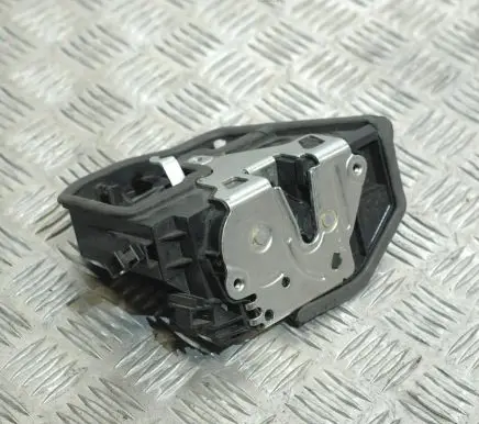 BMW X3 F25 Front door lock 7276668