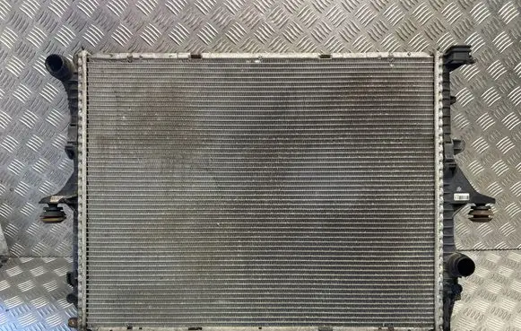 Audi Q7 4L Coolant radiator 8MK376719