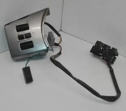 Nissan Navara Sound control switch 