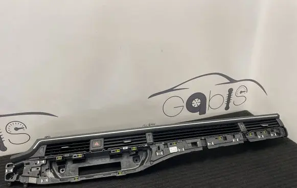 Audi A5 Dash center air vent grill 8W1820902