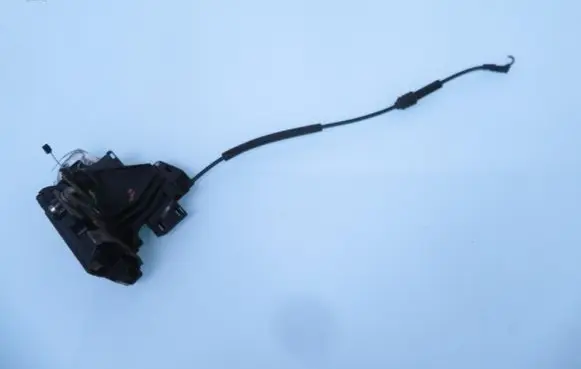 Volkswagen Golf IV Front door lock