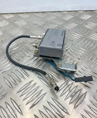Mercedes-Benz SL R129 Aerial antenna amplifier 822932002