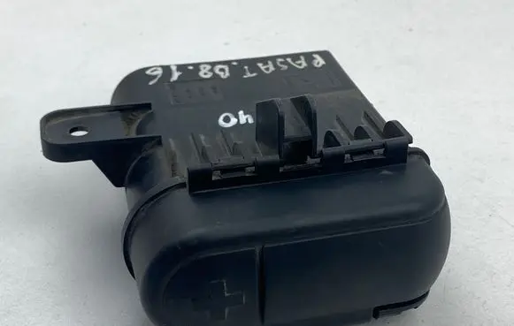 Volkswagen PASSAT B8 Battery relay fuse 1K0937517 18755 13362