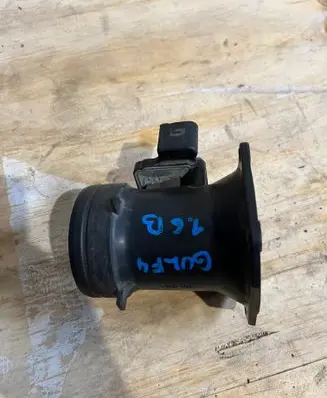 Volkswagen Golf IV Mass air flow meter 06A906461B