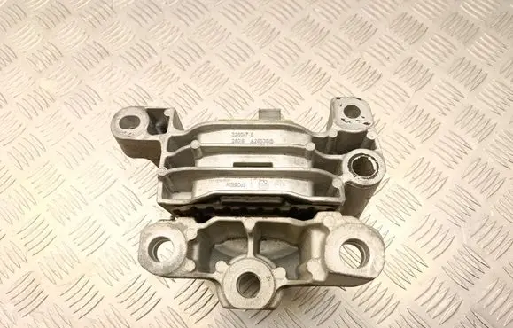 Volvo XC40 Engine mount bracket 32139920