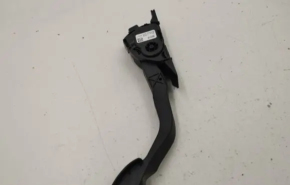 Ford C-MAX II Accelerator throttle pedal 6PV01036836