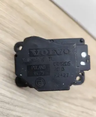 Volvo V70 Air flap motor/actuator 30676510 E2427 061205