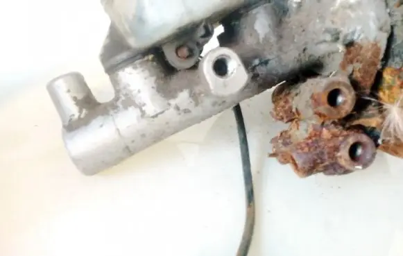 Mitsubishi Lancer Master brake cylinder