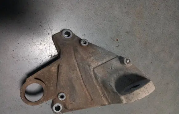Audi A4 S4 B5 8D Gearbox mounting bracket 8D0399114S