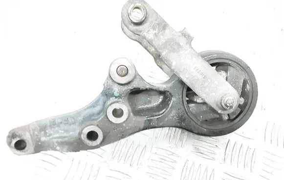Engine mount bracket