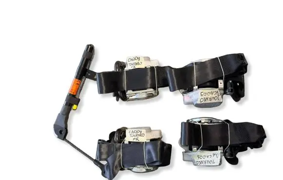 Volkswagen Caddy Set of seat belts 