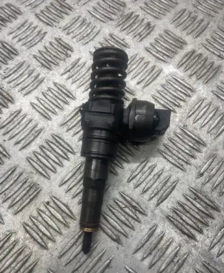 Volkswagen Touran I Fuel injector 0414720215