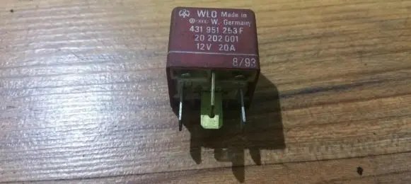 Volkswagen Golf III Other relay 431951253F 20202001