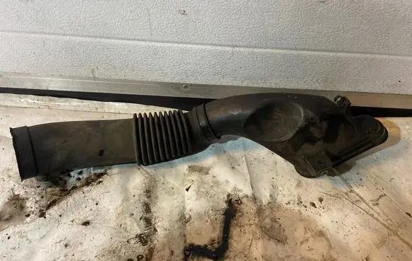Opel Corsa D Air intake duct part 13241648