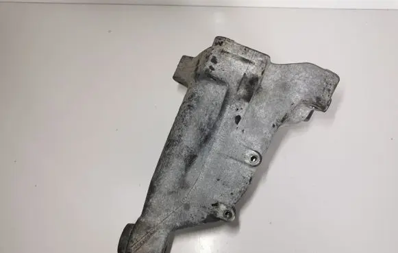 Mercedes-Benz C W204 Engine mounting bracket A6512233504