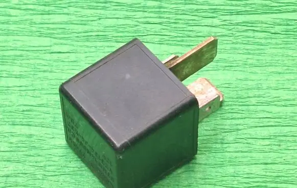 Ford Sierra Other relay 83bg14n089