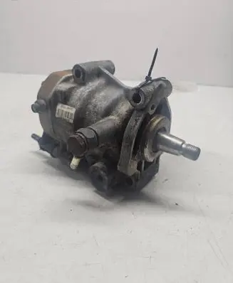 Renault Megane II Fuel injection high pressure pump 8200057225