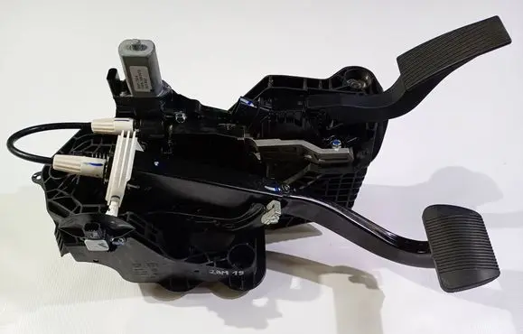 Dodge RAM Accelerator throttle pedal bracket 68312752AG