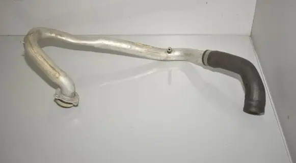 Engine coolant pipe/hose