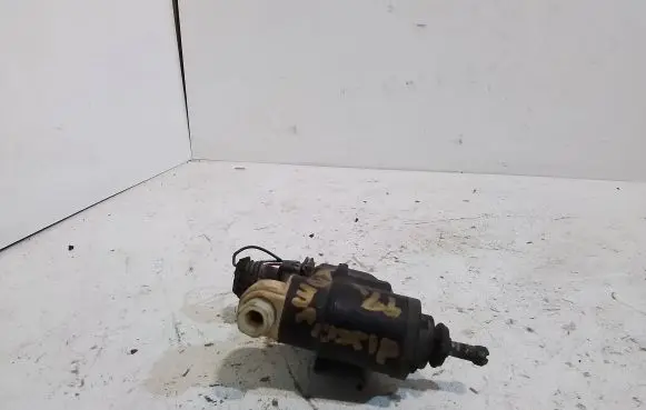 Land Rover Discovery Headlight level adjustment motor 