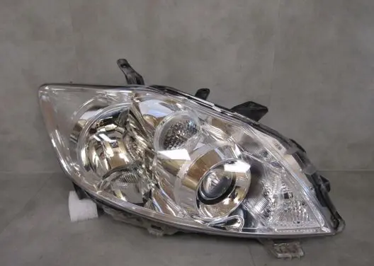 Toyota Auris 150 Headlight/headlamp 8111002A40