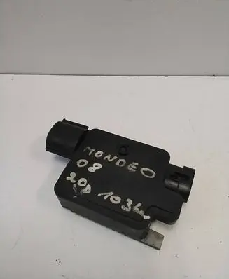 Ford Mondeo MK IV Coolant fan relay 940002904 000009881607