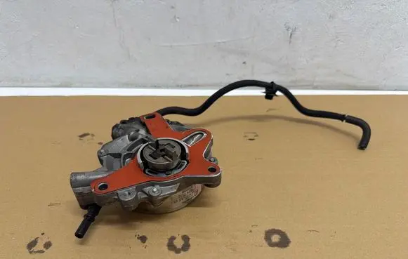 Ford Mondeo MK V Vacuum pump 9674192280 7042250300 17T1842512