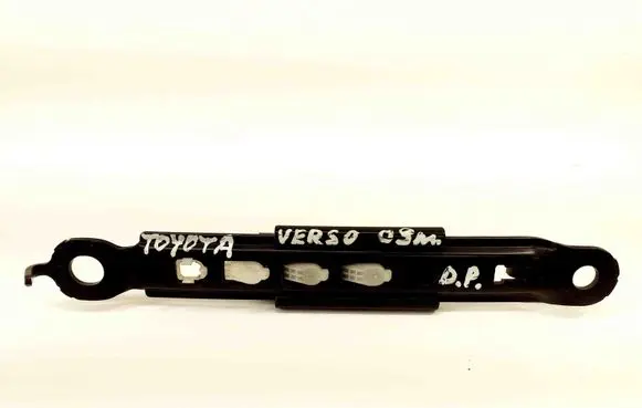 Toyota Verso-S Seat belt height adjuster E563001 E563003