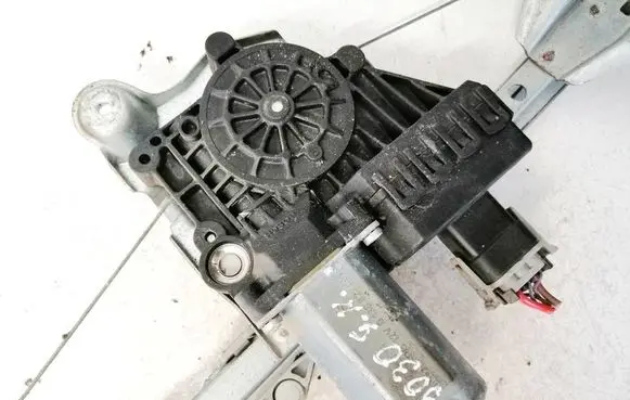 Opel Astra H Rear door window regulator motor 0130821991