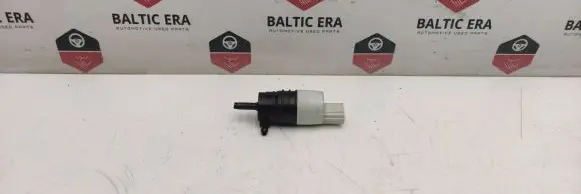BMW M5 F90 Windscreen/windshield washer pump 7298309 P180425M180412