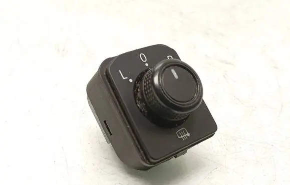 Volkswagen PASSAT B8 Wing mirror switch 3G0959565
