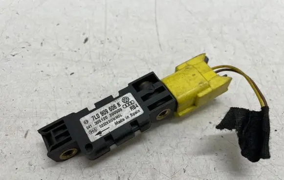 Porsche Cayenne (9PA) Airbag deployment crash/impact sensor 7L0909606B