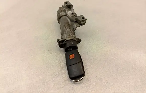 Seat Ibiza IV (6J,6P) Ignition lock 4B0905851C