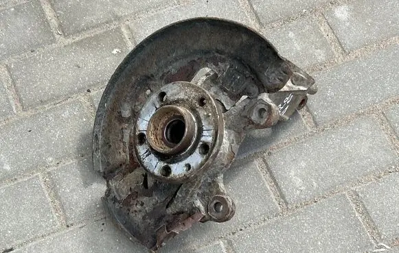 Volvo V70 Front wheel hub